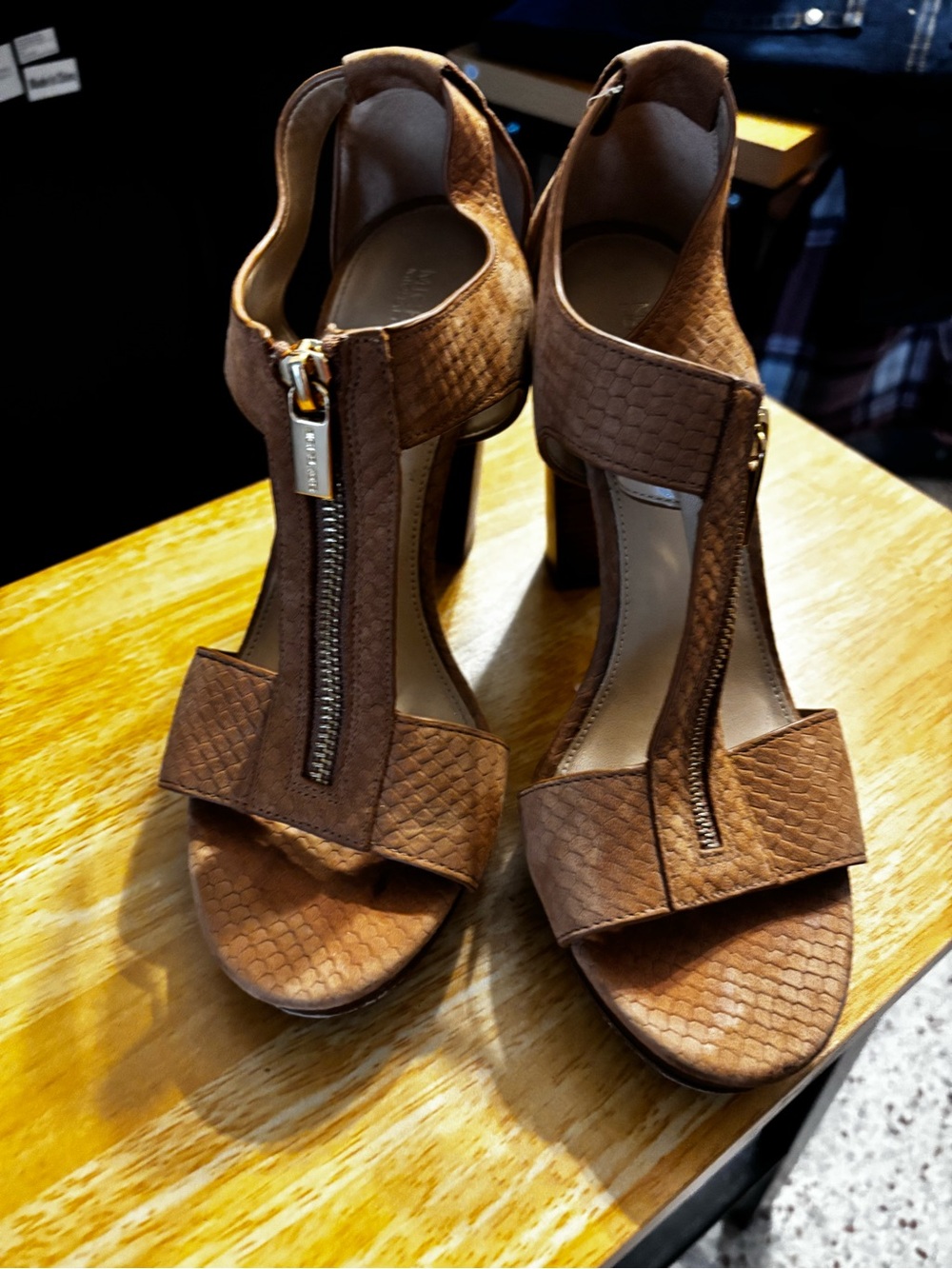 Michael Kors Berkeley t strap platform sandals size 7.5